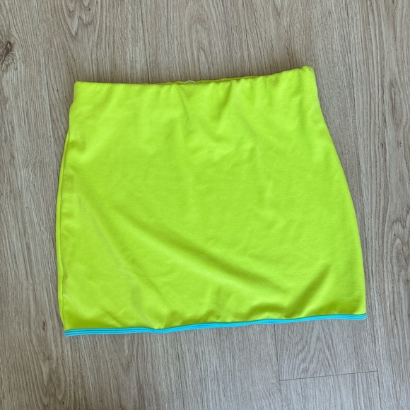 Frankie’s Bikinis Neon Green Skirt - Picture 4 of 4